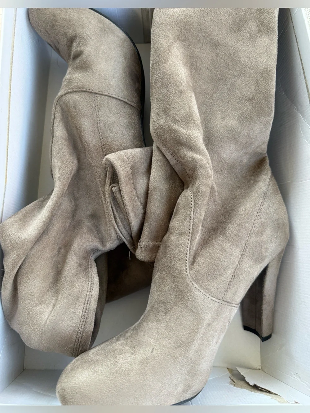 Steve Madden￼ stylish taupe